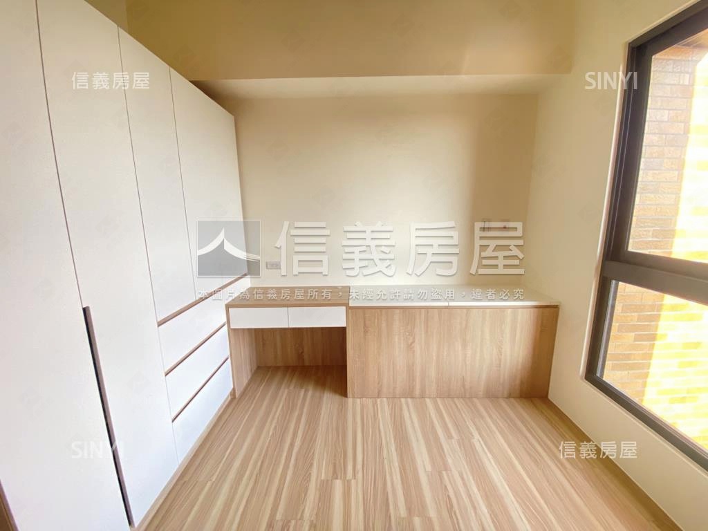 十二淳２房次頂樓裝潢戶房屋室內格局與周邊環境