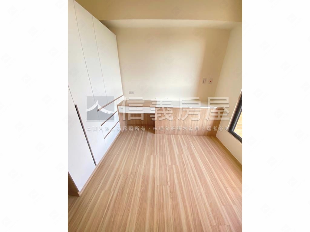 十二淳２房次頂樓裝潢戶房屋室內格局與周邊環境