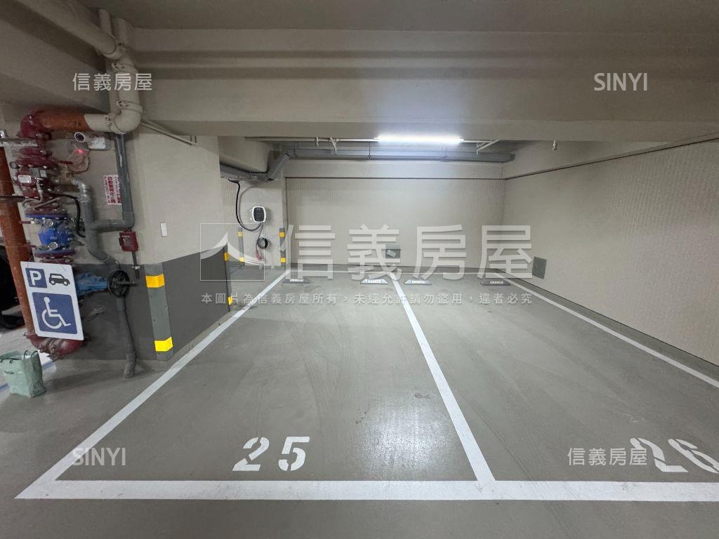 新碩文曲公園四房坡平車位房屋室內格局與周邊環境