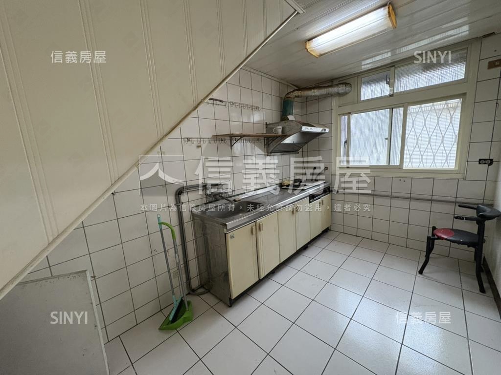 樹仁一街大四房公寓房屋室內格局與周邊環境