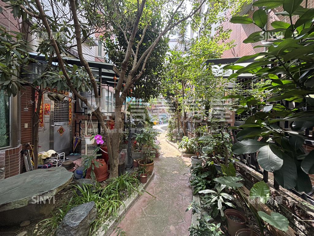 西屯林鼎建設七期店面別墅房屋室內格局與周邊環境