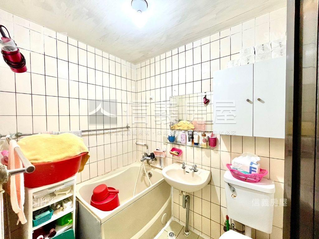 中山國中捷運頂加低總價房屋室內格局與周邊環境