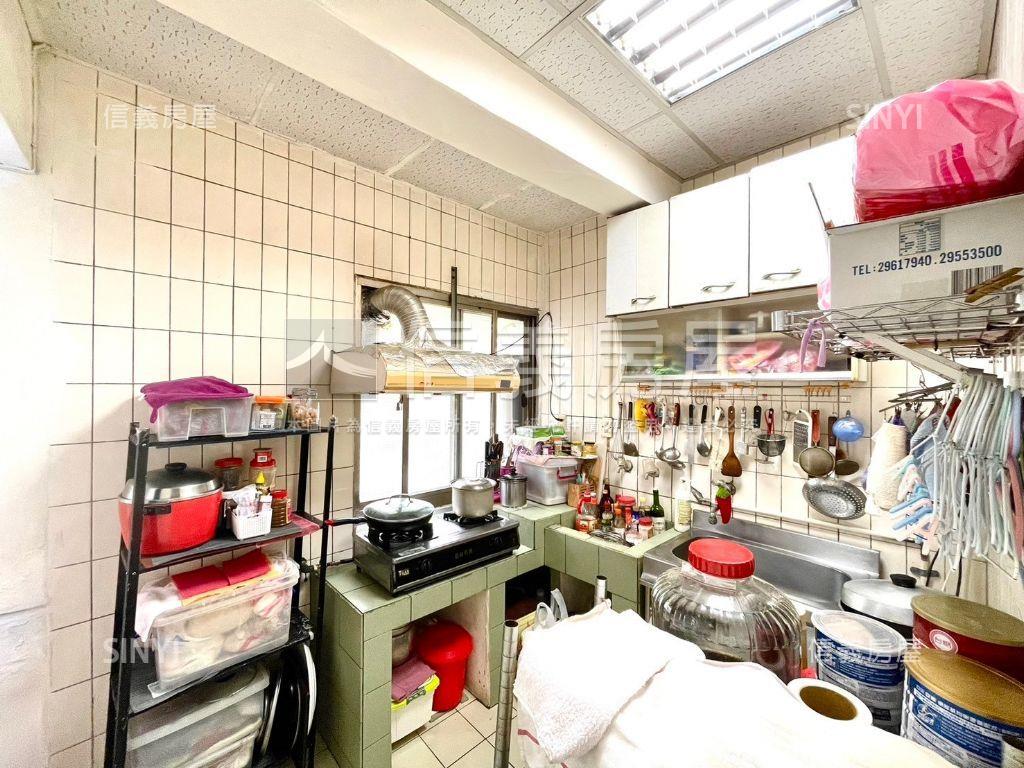 中山國中捷運頂加低總價房屋室內格局與周邊環境