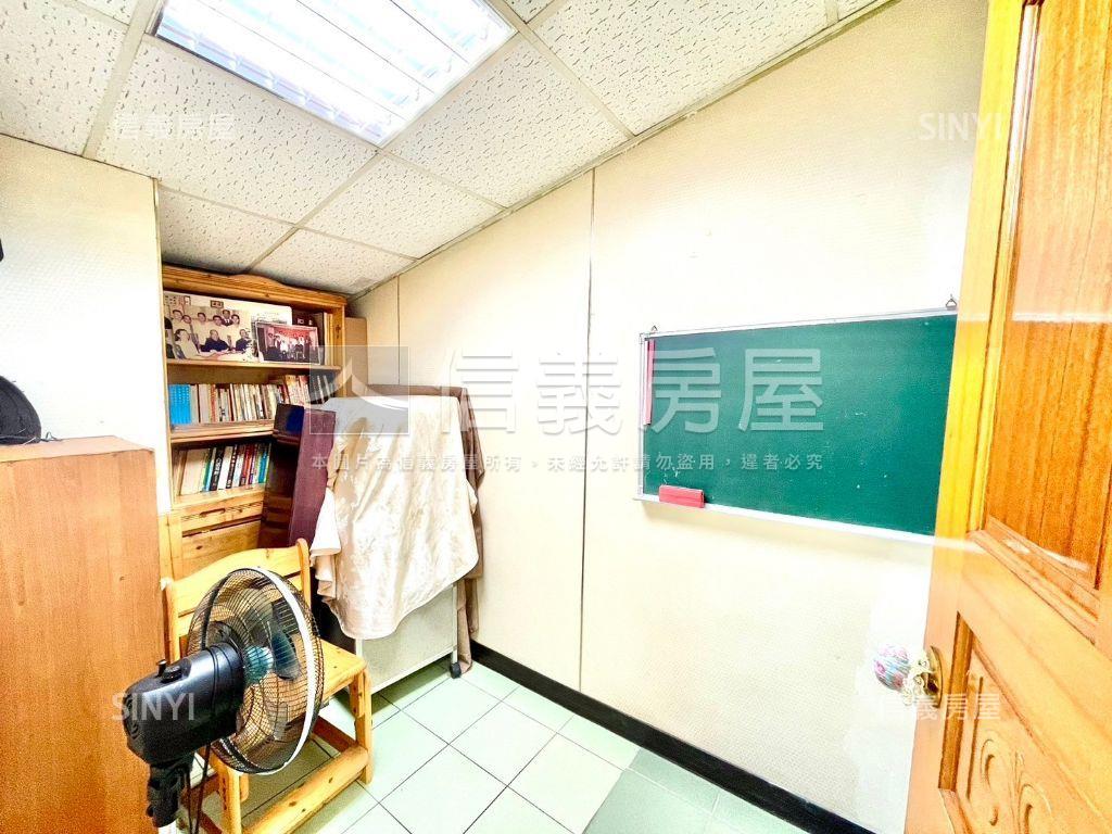 中山國中捷運頂加低總價房屋室內格局與周邊環境