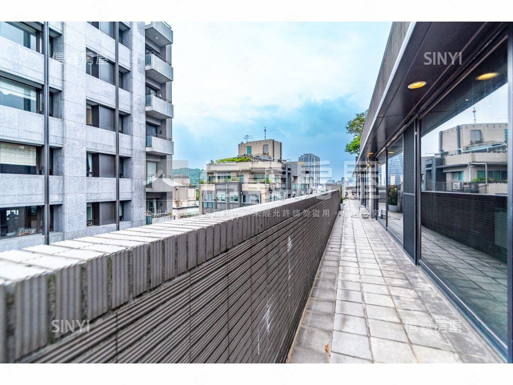 近文德站高樓庭園管理大戶房屋室內格局與周邊環境