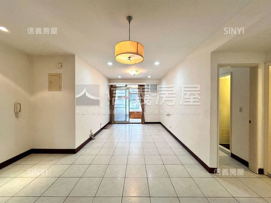 近北市首購成家二樓房屋室內格局與周邊環境
