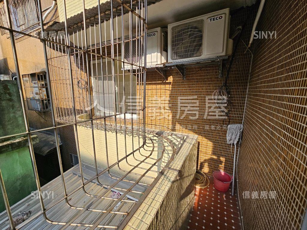 近三坑站美妝公寓二樓房屋室內格局與周邊環境