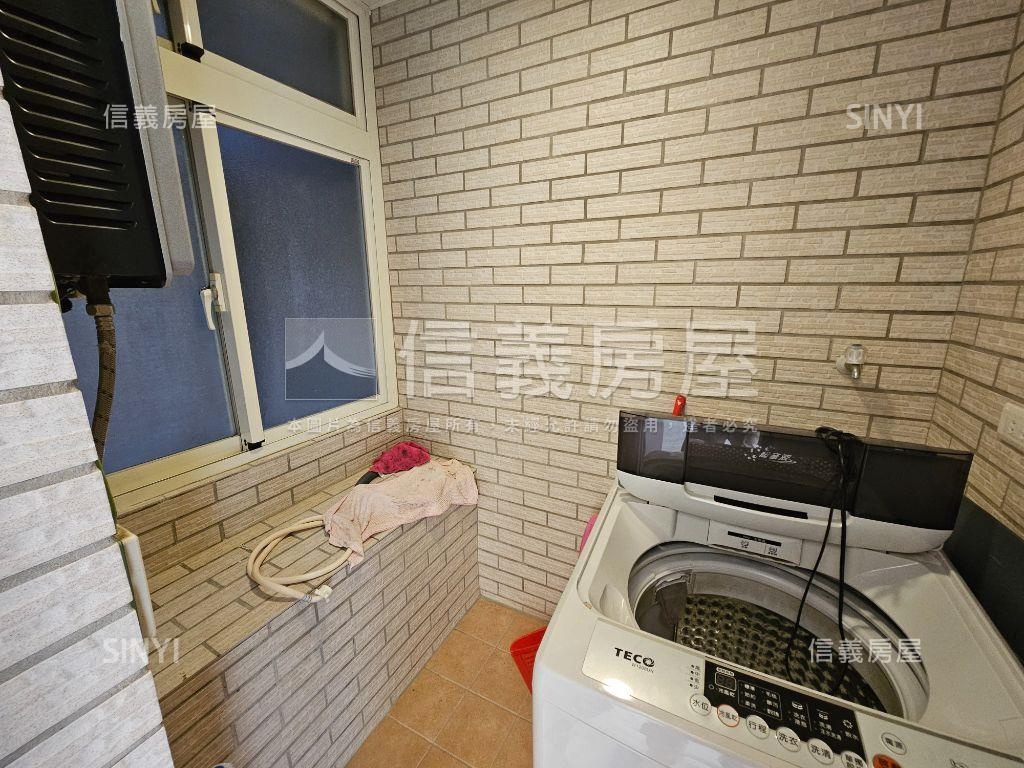 近三坑站美妝公寓二樓房屋室內格局與周邊環境