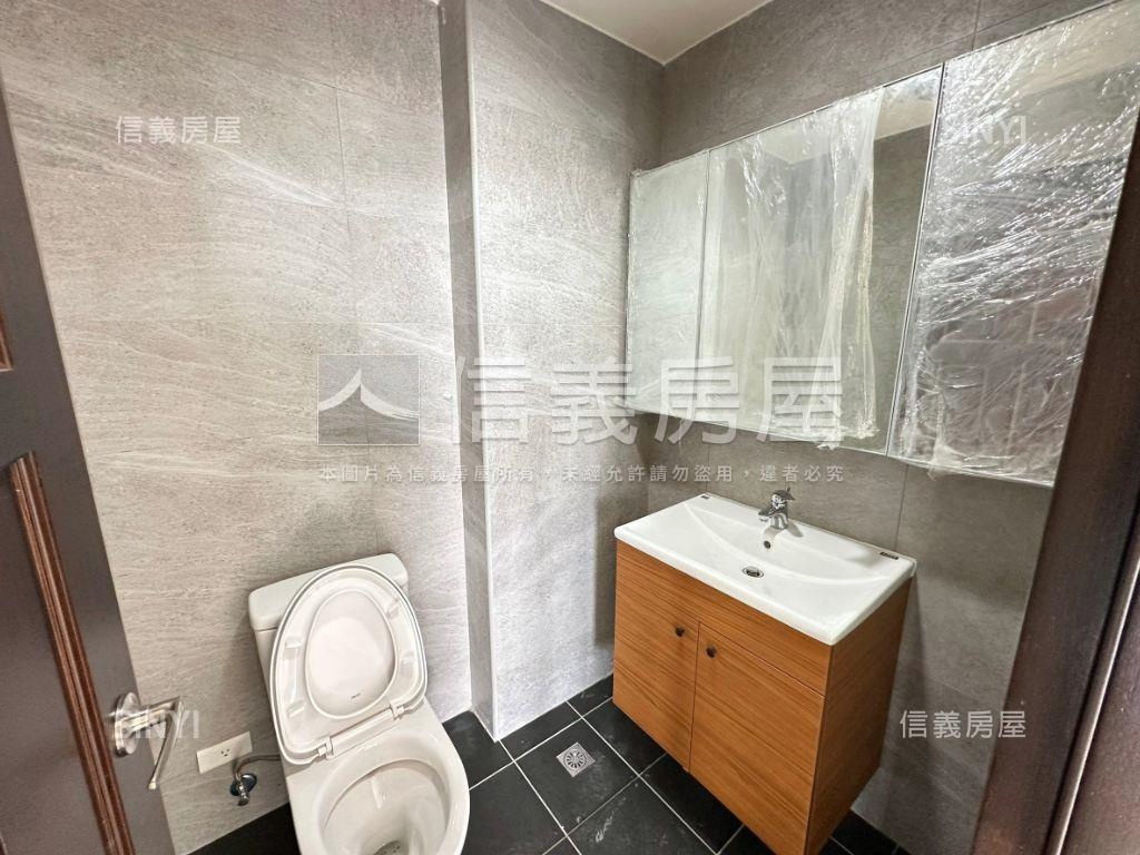 客運園區璟都文華角間店面房屋室內格局與周邊環境