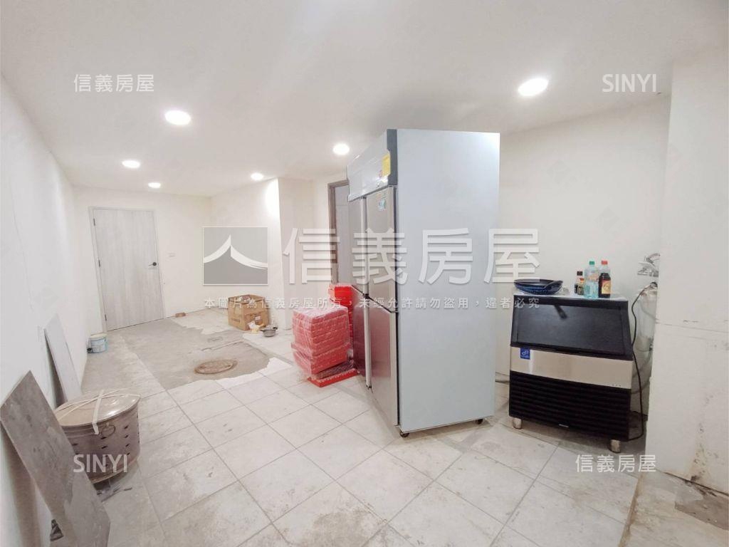 中正大坪數雙層優質寬店面房屋室內格局與周邊環境