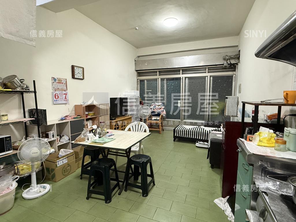 鳳山前巷後街低總小資透天房屋室內格局與周邊環境