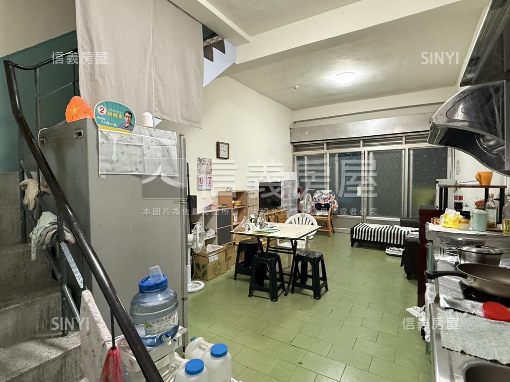 鳳山前巷後街低總小資透天房屋室內格局與周邊環境