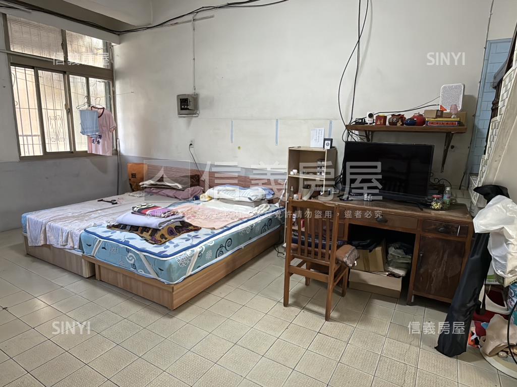 鳳山前巷後街低總小資透天房屋室內格局與周邊環境