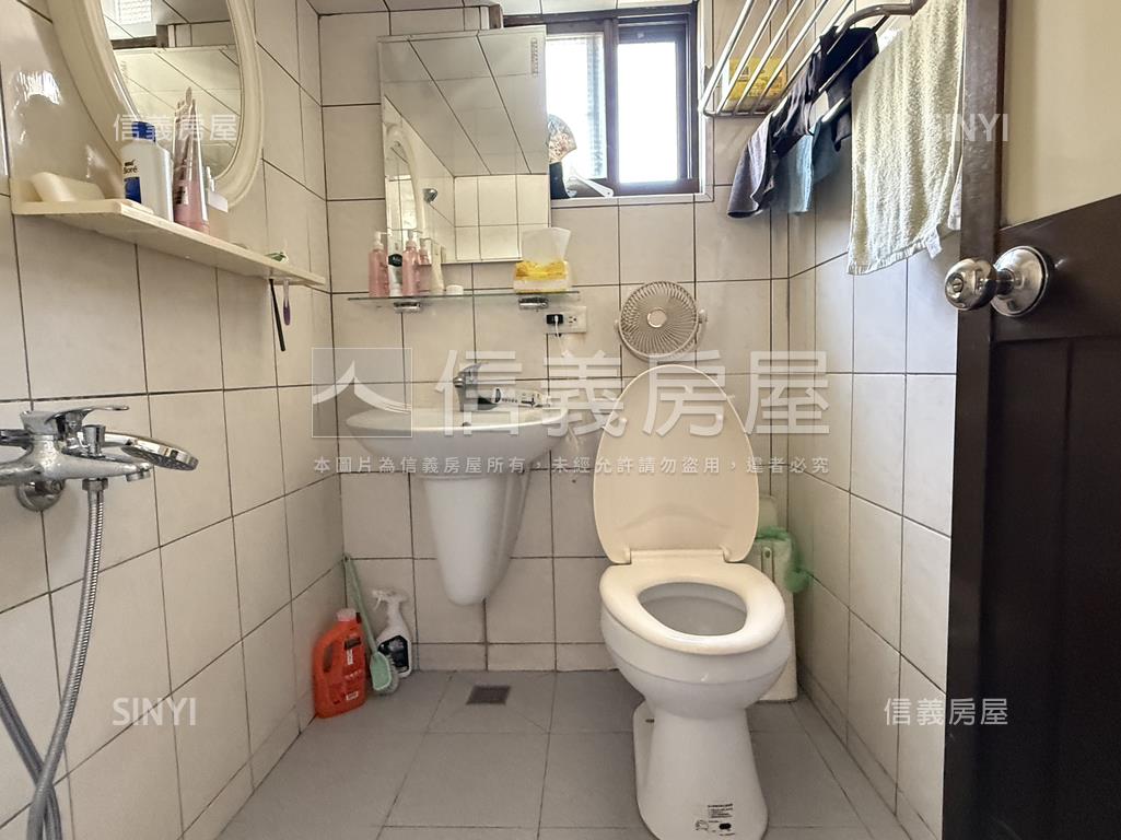 鳳山前巷後街低總小資透天房屋室內格局與周邊環境