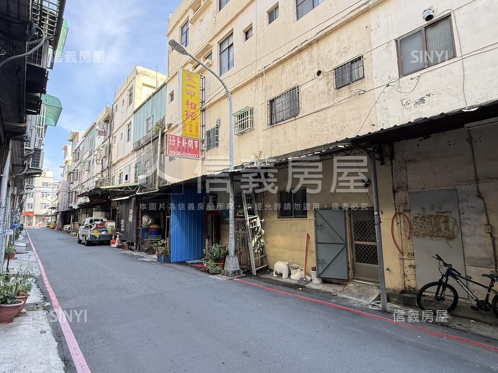 鳳山前巷後街低總小資透天房屋室內格局與周邊環境