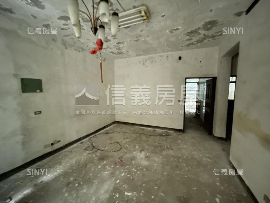 大遠百旁１樓公寓房屋室內格局與周邊環境