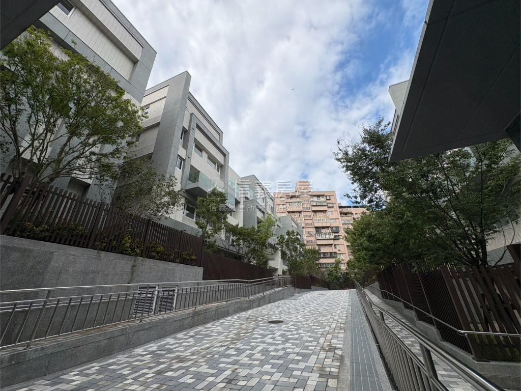 木柵樹語院新落成露臺戶房屋室內格局與周邊環境