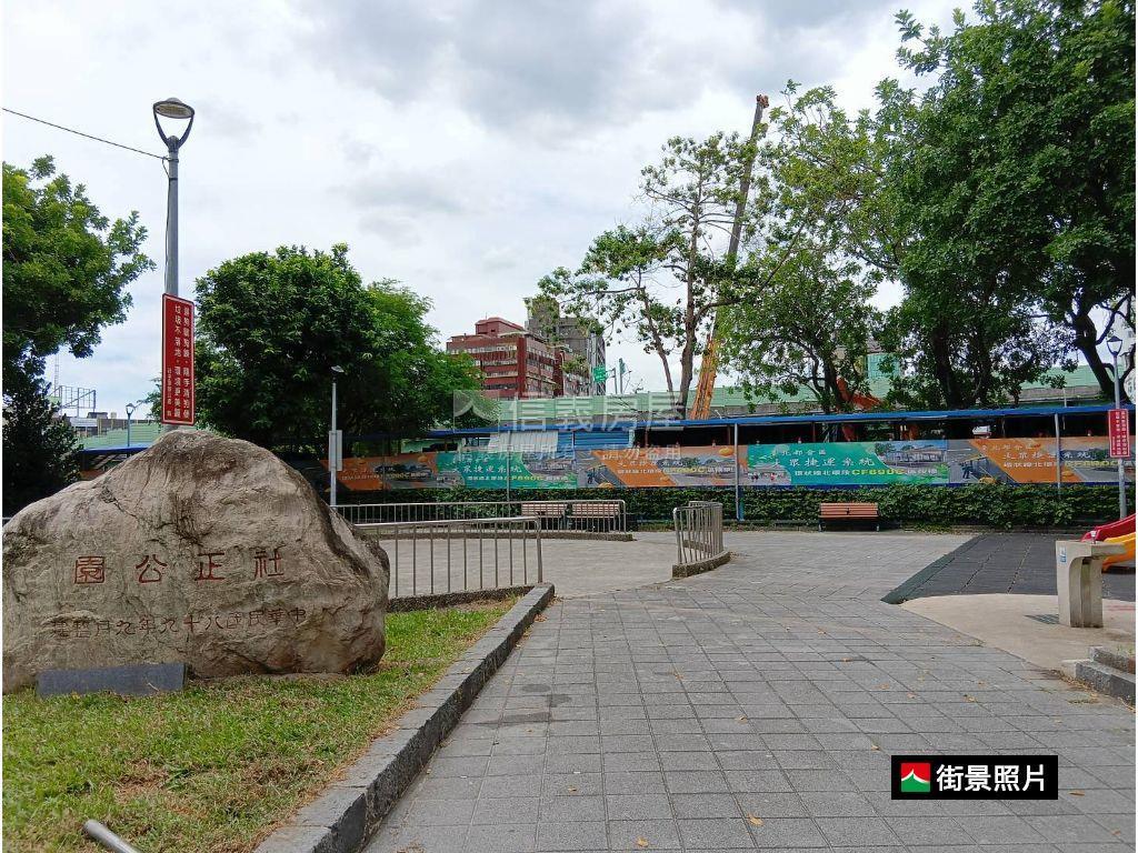 專任環狀線Ｙ２４旁透店房屋室內格局與周邊環境