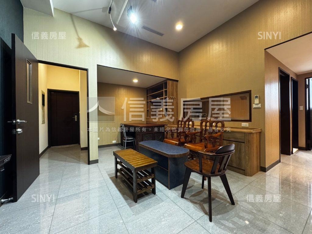 容邑ＰＡＲＫ稀有露臺戶房屋室內格局與周邊環境