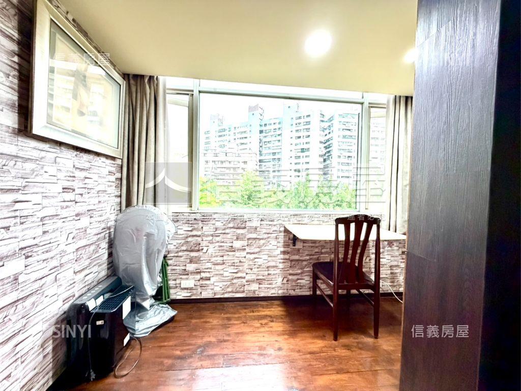 龍城綠境三房車位房屋室內格局與周邊環境