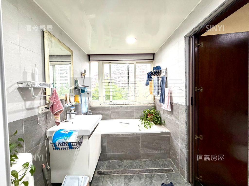 龍城綠境三房車位房屋室內格局與周邊環境