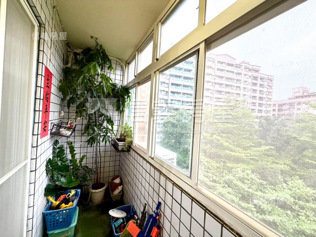 龍城綠境三房車位房屋室內格局與周邊環境