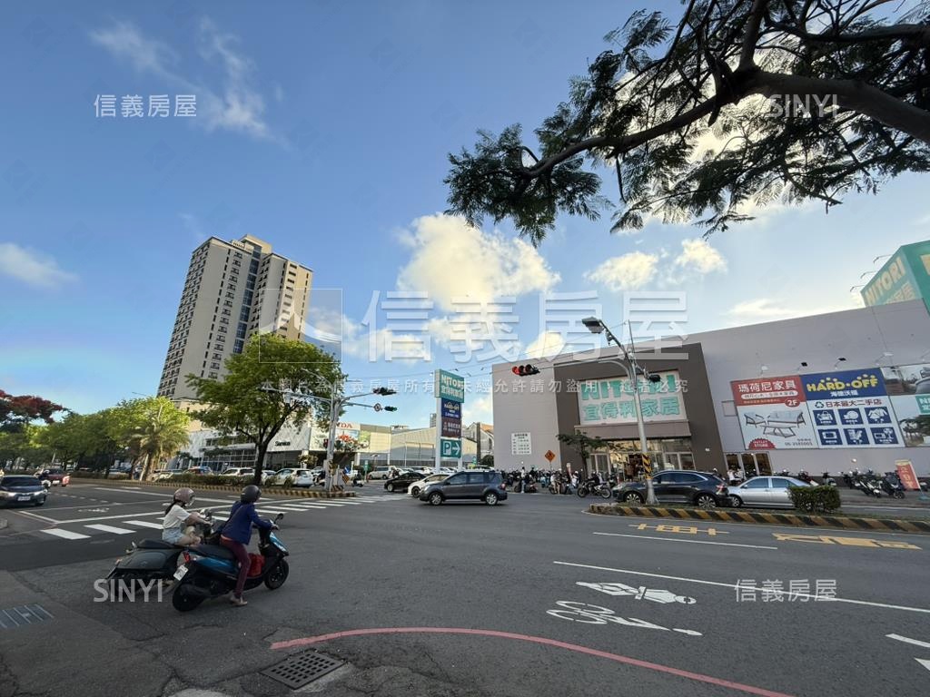 近宜得利寬約５米８金店面房屋室內格局與周邊環境