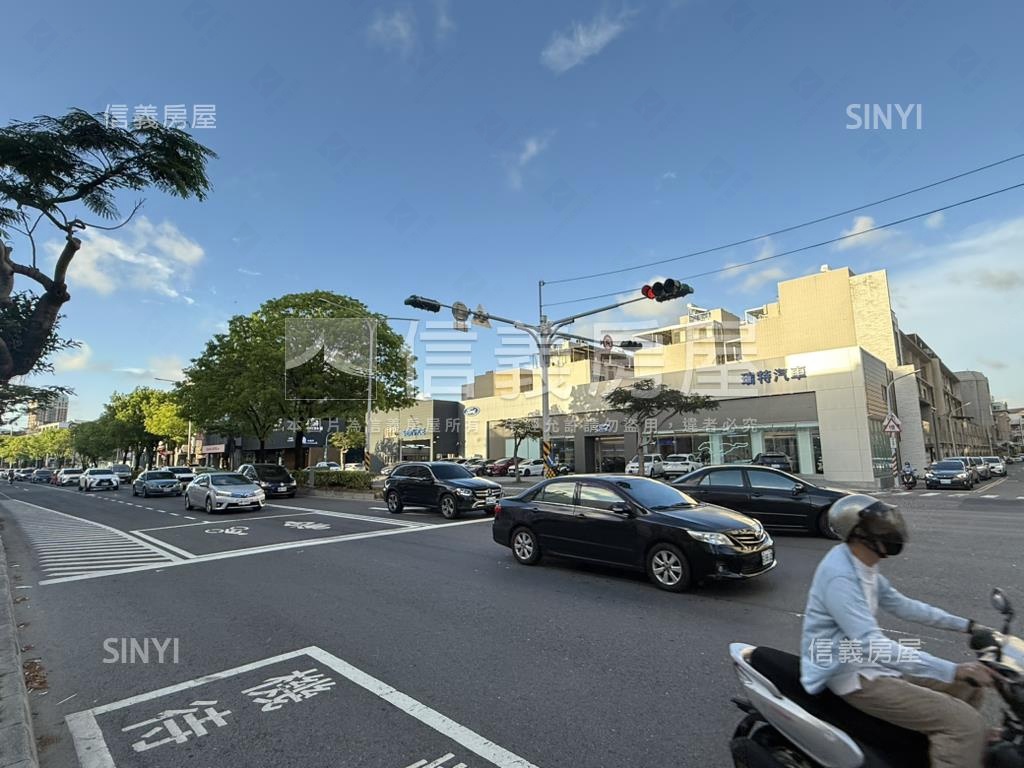 近宜得利寬約５米８金店面房屋室內格局與周邊環境