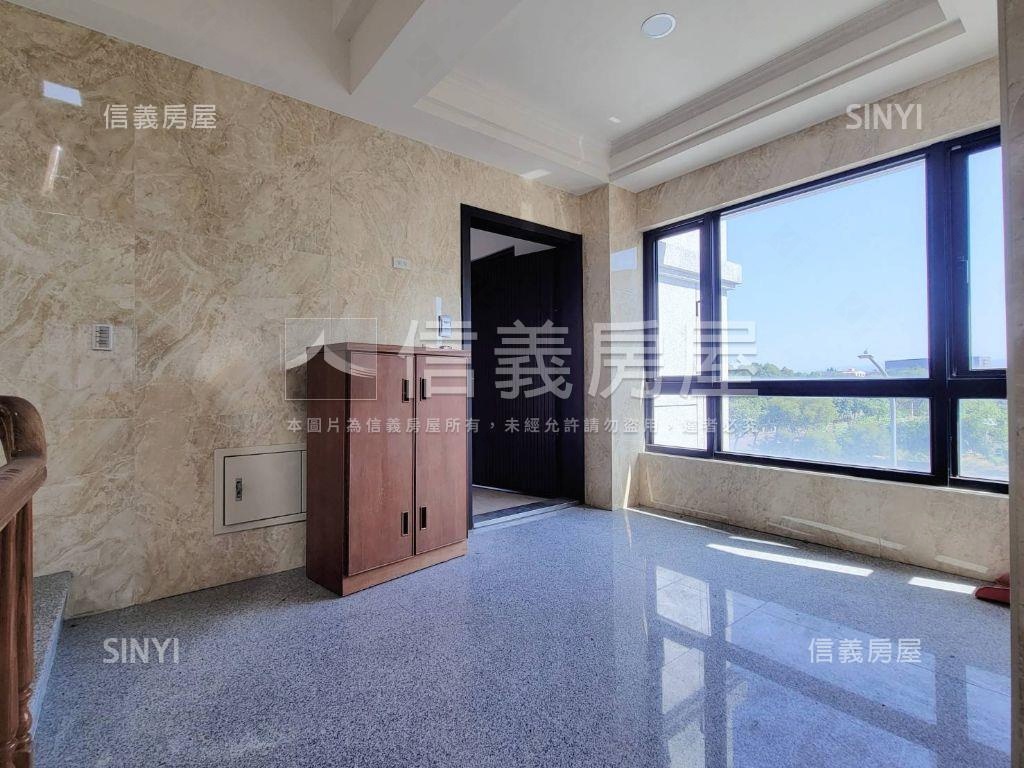 仁愛路獨棟電梯透天房屋室內格局與周邊環境