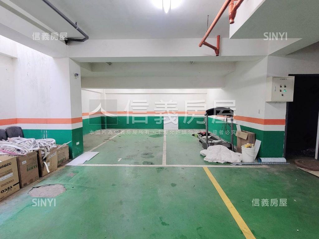 仁愛路獨棟電梯透天房屋室內格局與周邊環境