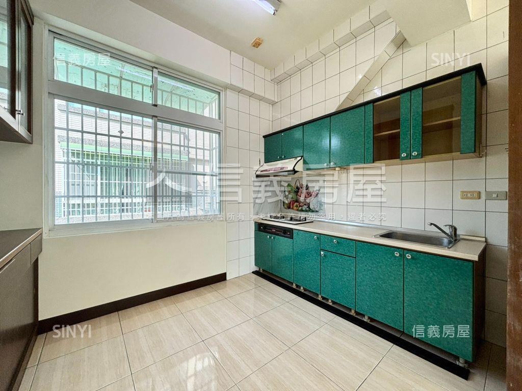 文元國小｜朝南面寬美車墅房屋室內格局與周邊環境