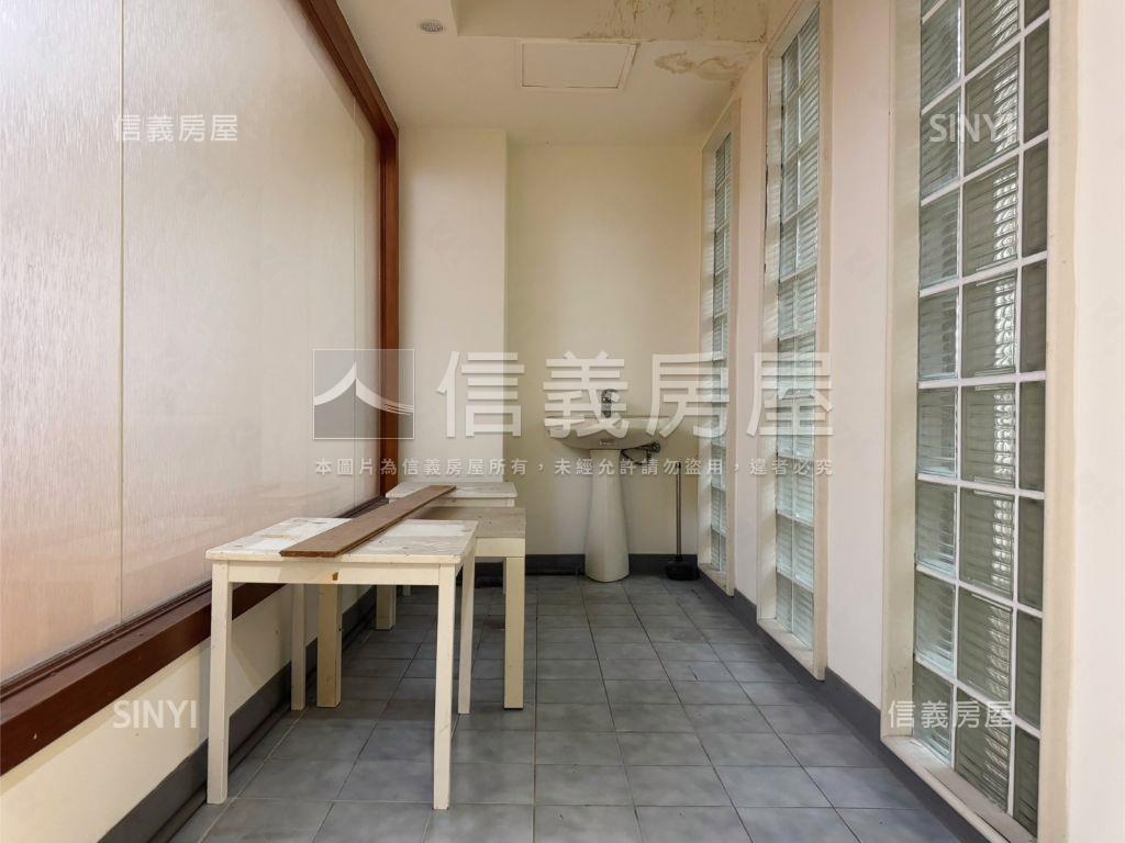 寬敞１樓庭院車位房屋室內格局與周邊環境