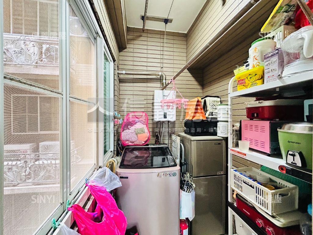 ＩＳ台北河景兩房車位房屋室內格局與周邊環境