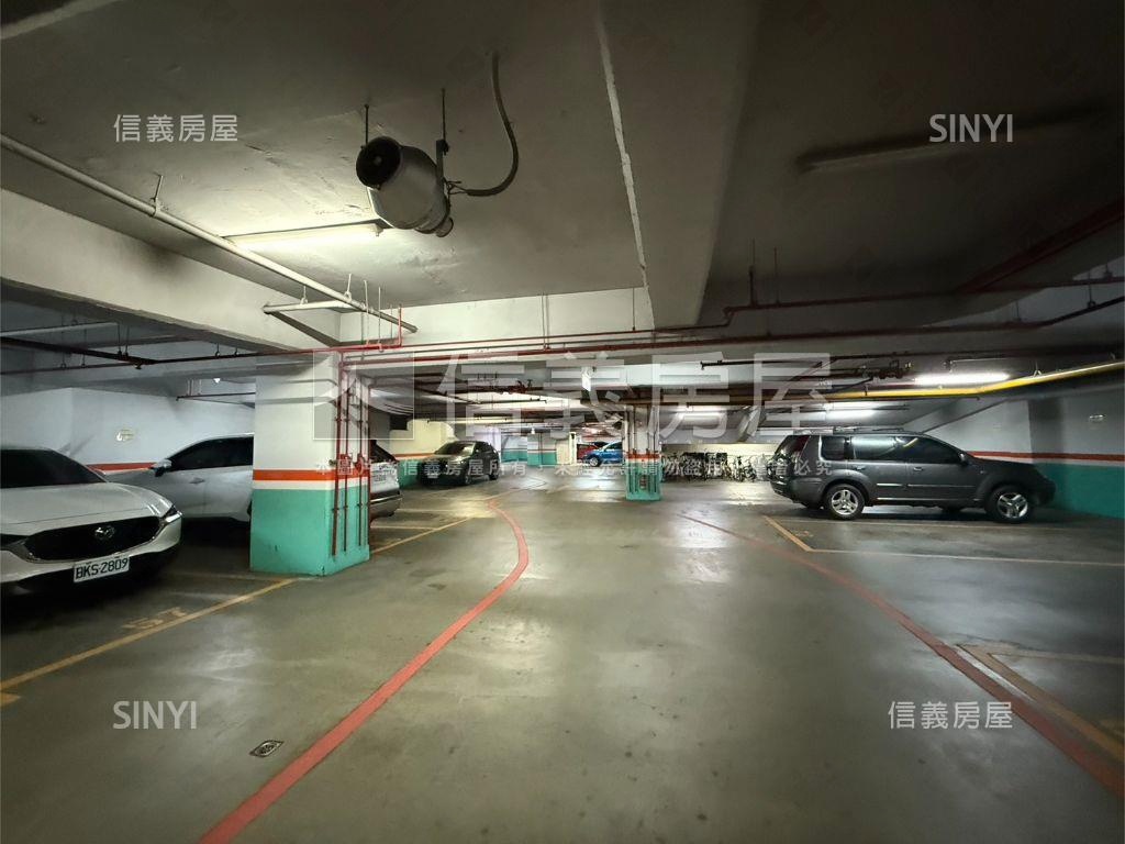 ＩＳ台北河景兩房車位房屋室內格局與周邊環境
