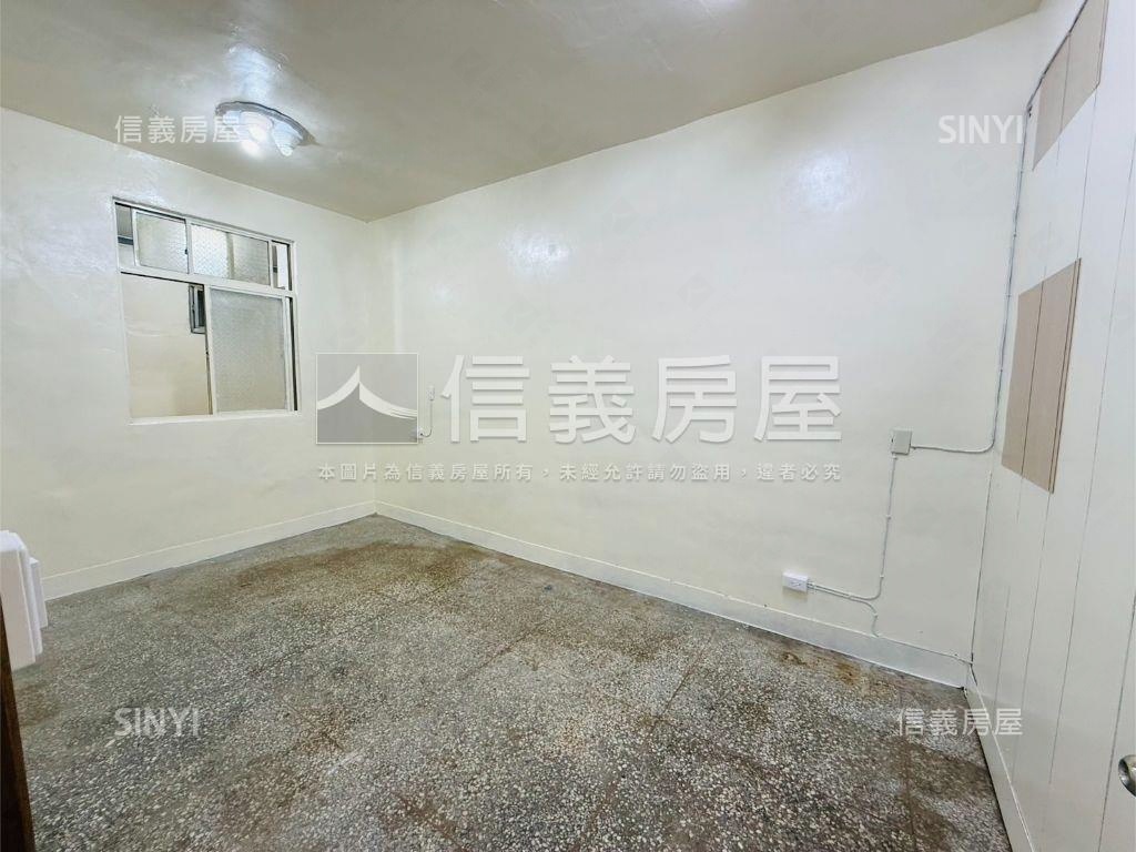 松柏林面寬店面房屋室內格局與周邊環境