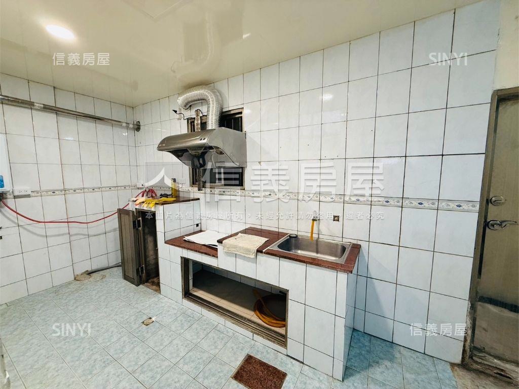 松柏林面寬店面房屋室內格局與周邊環境