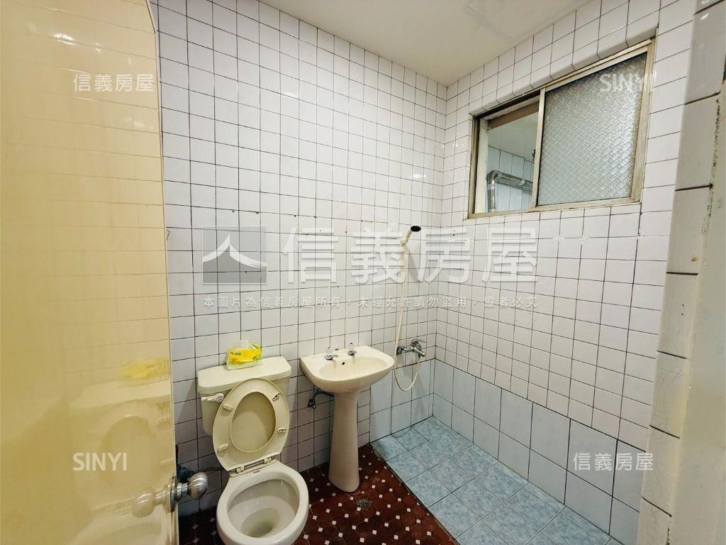 松柏林面寬店面房屋室內格局與周邊環境