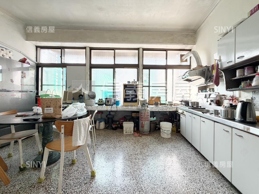 左營大路‧大地坪商四透店房屋室內格局與周邊環境