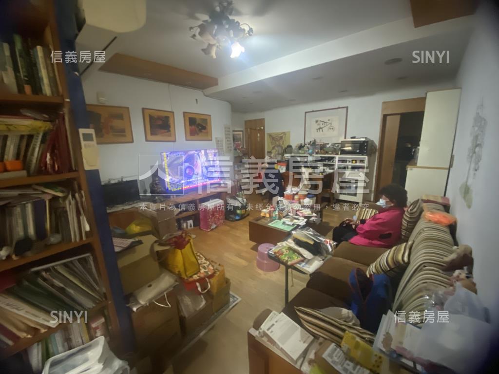 中正稀有邊間公寓頂加房屋室內格局與周邊環境