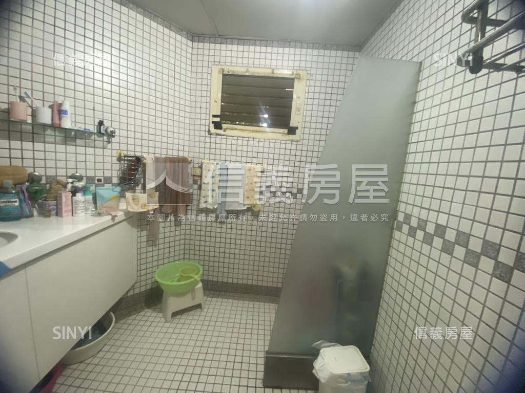 中正稀有邊間公寓頂加房屋室內格局與周邊環境