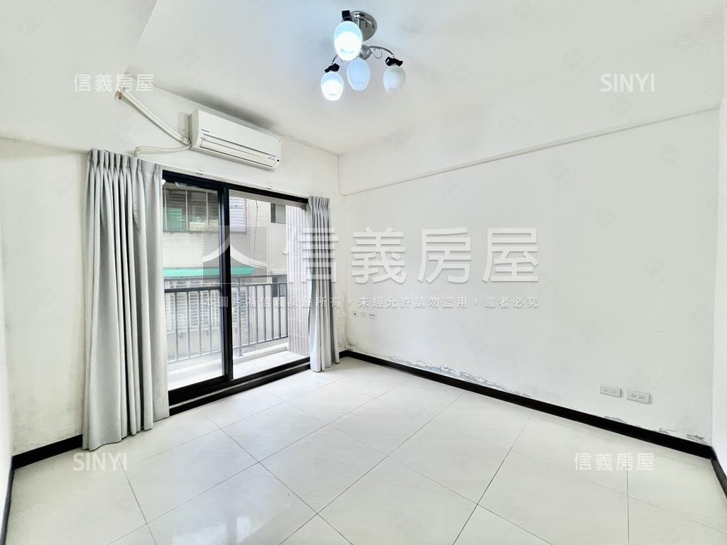 立信新市界三房車位房屋室內格局與周邊環境