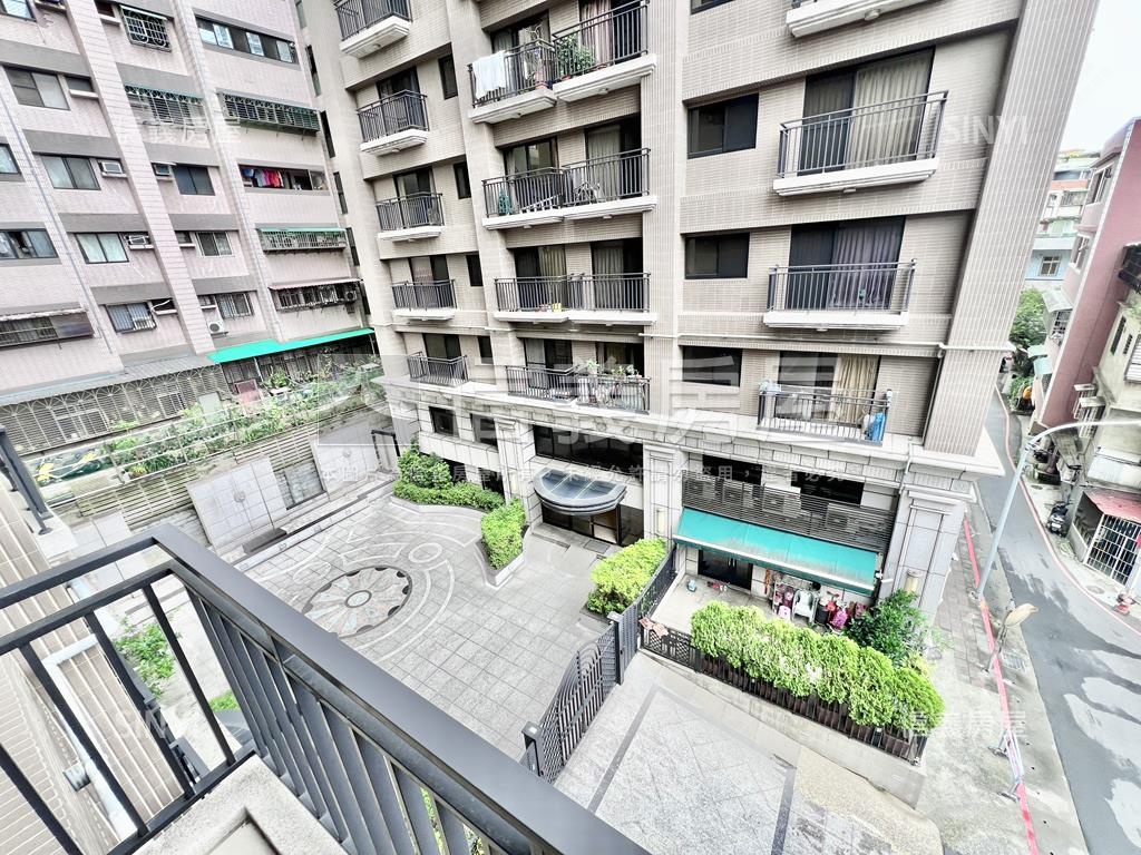 立信新市界三房車位房屋室內格局與周邊環境