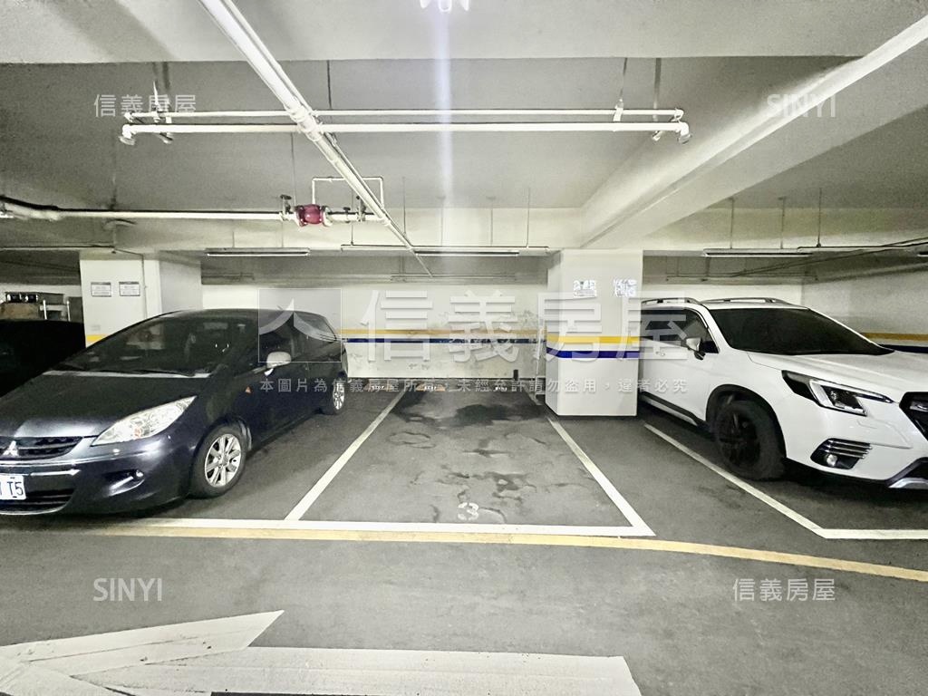 立信新市界三房車位房屋室內格局與周邊環境