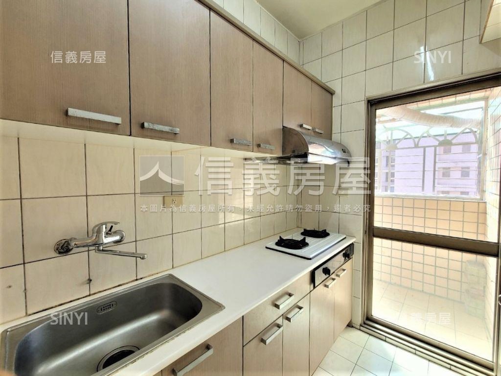 熊貓天下高樓三房請看這間房屋室內格局與周邊環境