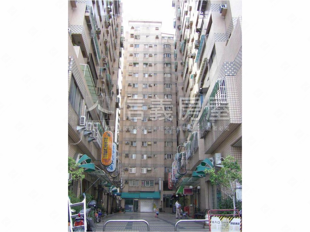 熊貓天下高樓三房請看這間房屋室內格局與周邊環境