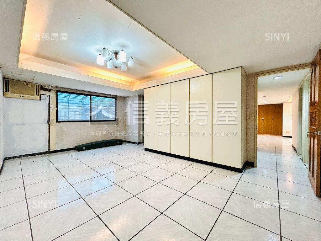 大巨蛋國館四房美廈房屋室內格局與周邊環境