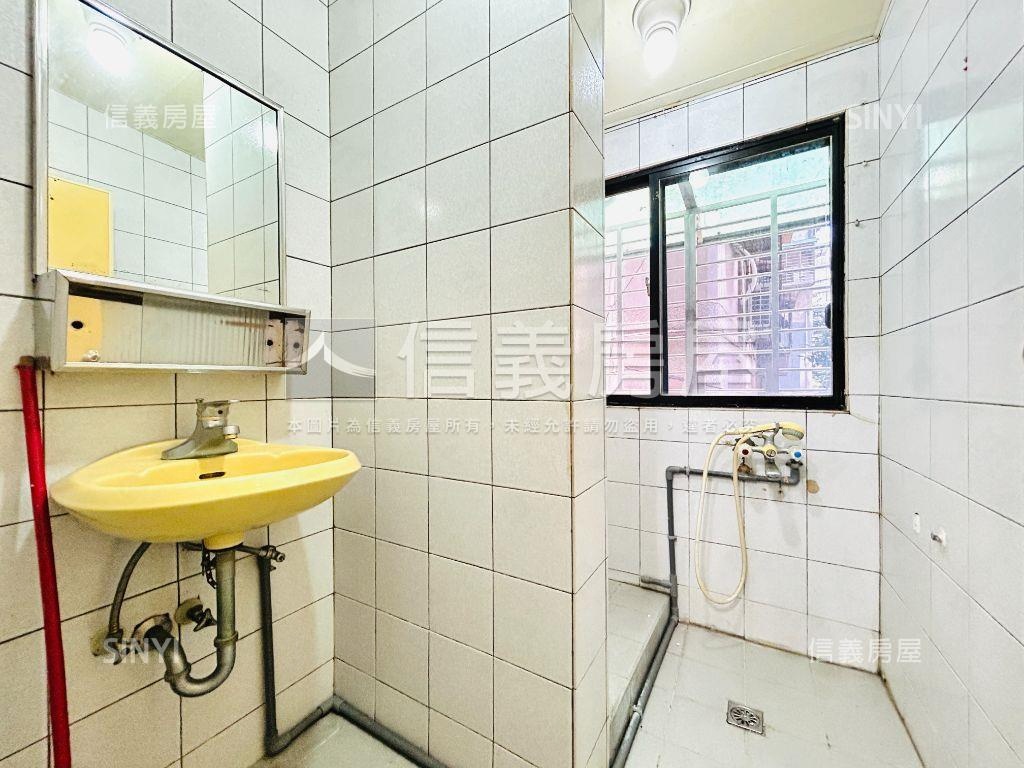大巨蛋國館四房美廈房屋室內格局與周邊環境