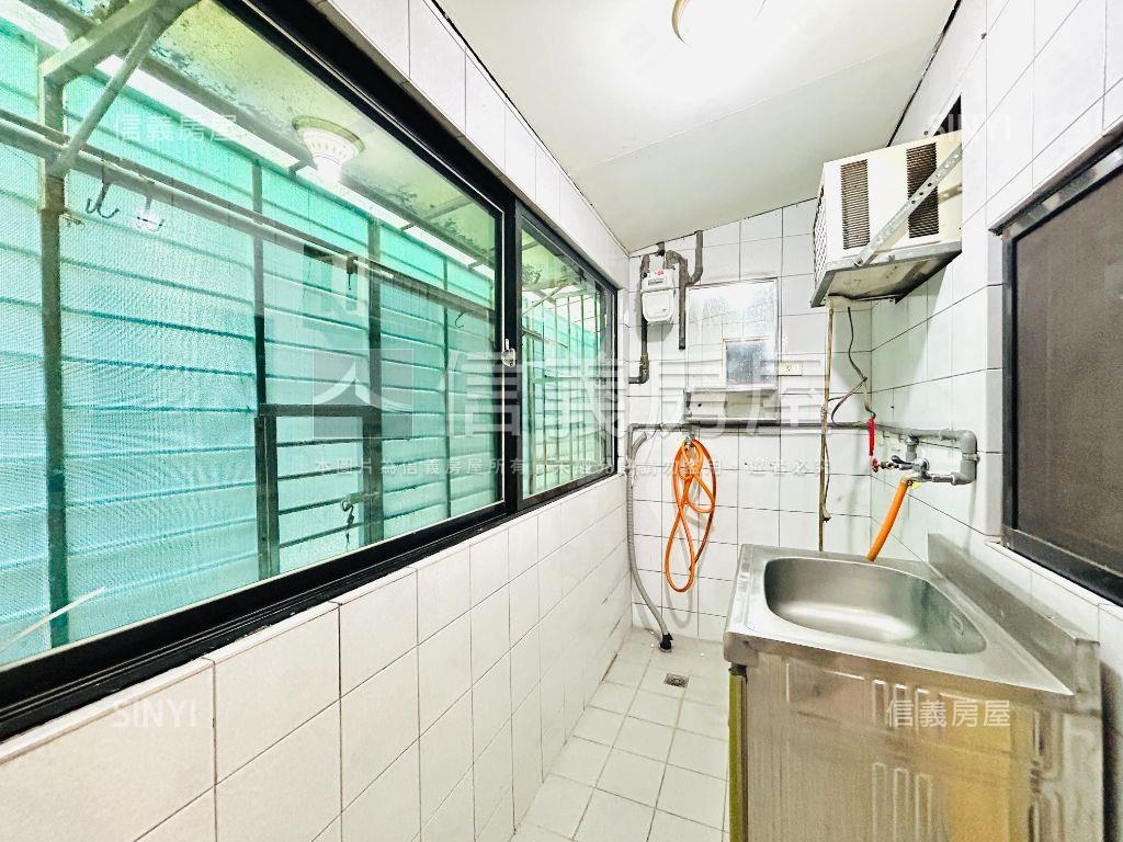 大巨蛋國館四房美廈房屋室內格局與周邊環境
