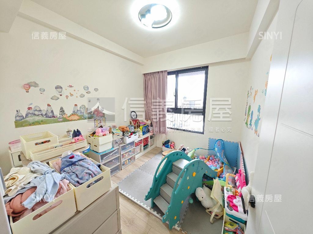 坤悅高飛三房平車稀有釋出房屋室內格局與周邊環境