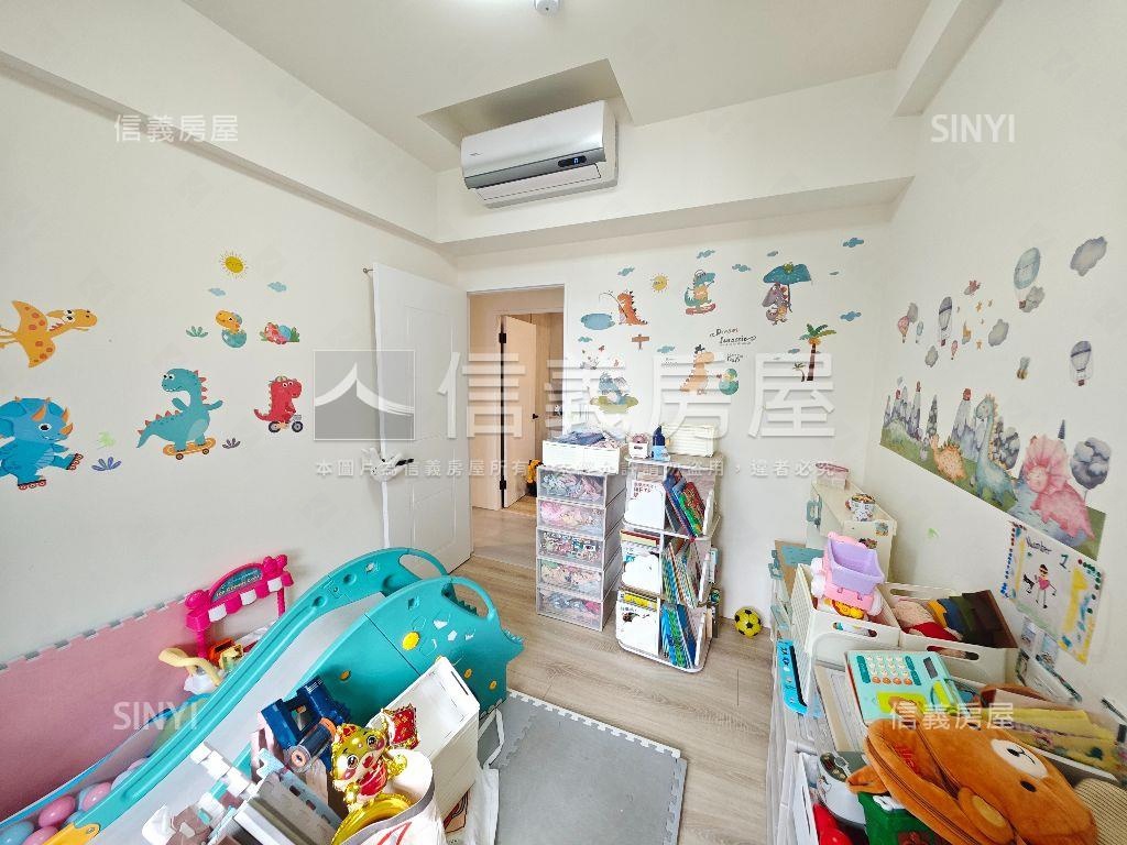 坤悅高飛三房平車稀有釋出房屋室內格局與周邊環境
